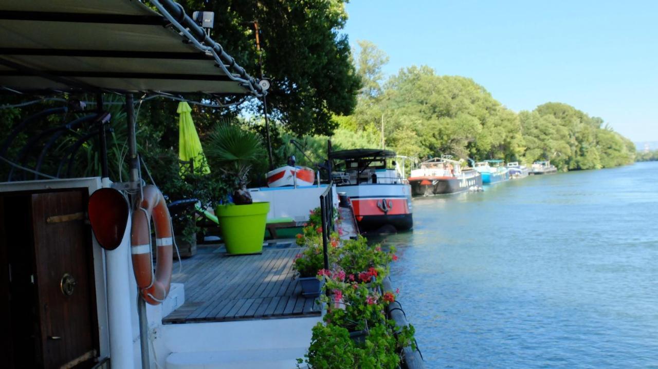 Peniche Le Hasard Bed & Breakfast Villeneuve-lès-Avignon Екстериор снимка